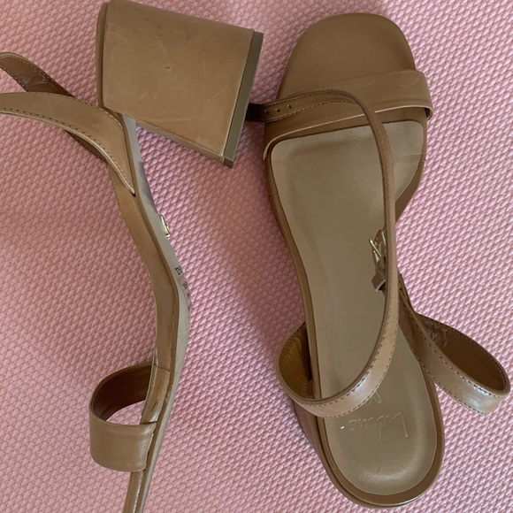 Lulu’s Block Heels - Picture 4 of 4